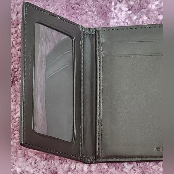 Coach Black Pebbled Leather Compact Bifold Wallet W ID Window - Picture 6 of 6
